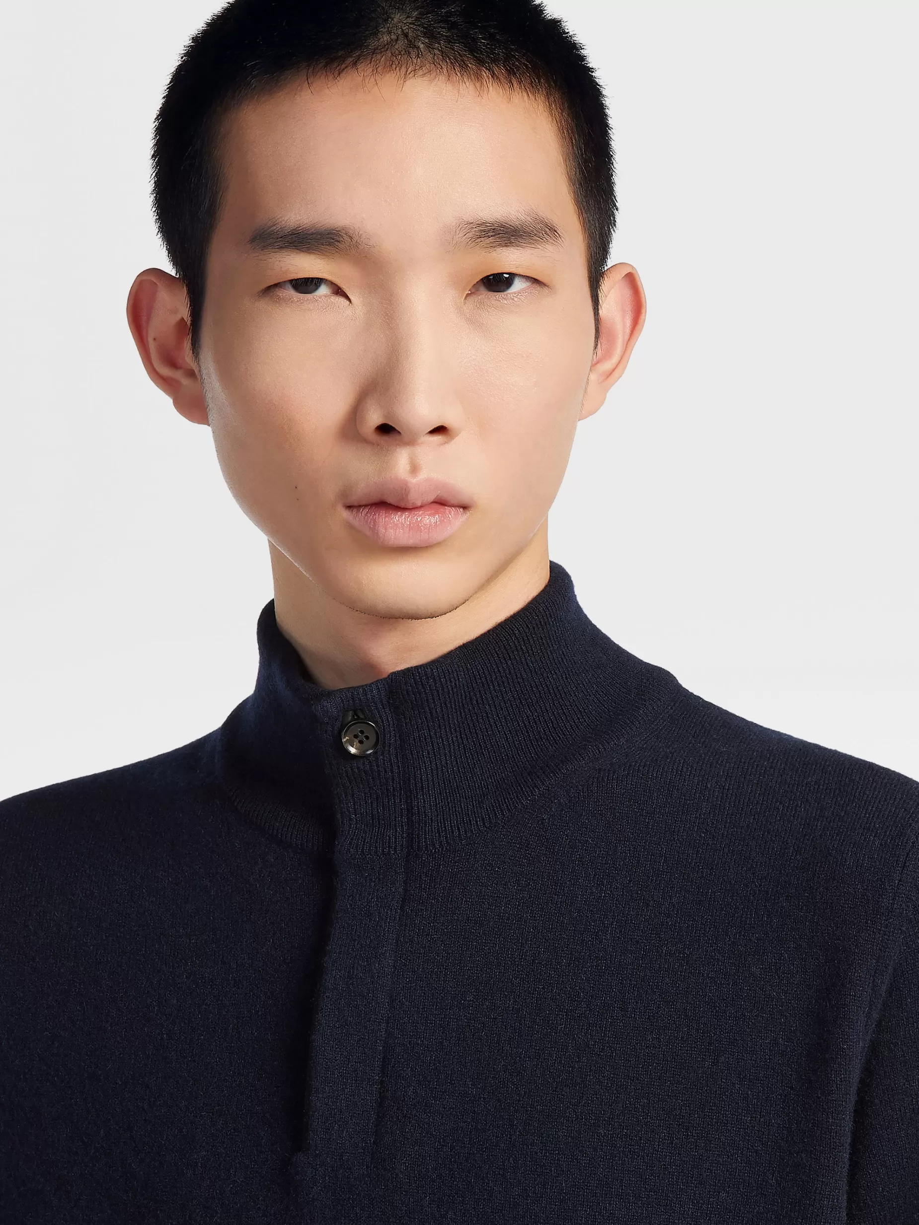 Pull à Col Montant Zippé en Oasi Cashmere Bleu Marine Chiné<ZEGNA Shop